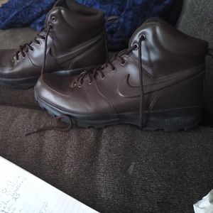11.5 Brown Nike ACG boots